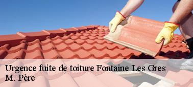 Le recouvrement de la toiture par une bâche pour les urgences de fuite de toit à Fontaine Les Gres dans le 10280