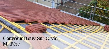 Le couvreur de la société M. Père et les missions de rénovations au niveau de la toiture à Bouy Sur Orvin dans le 10400
